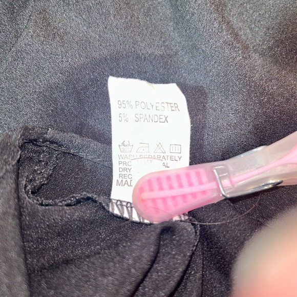 Black Sheer with daisy’s on the sleeves - kids XXL - Picture 4 of 4